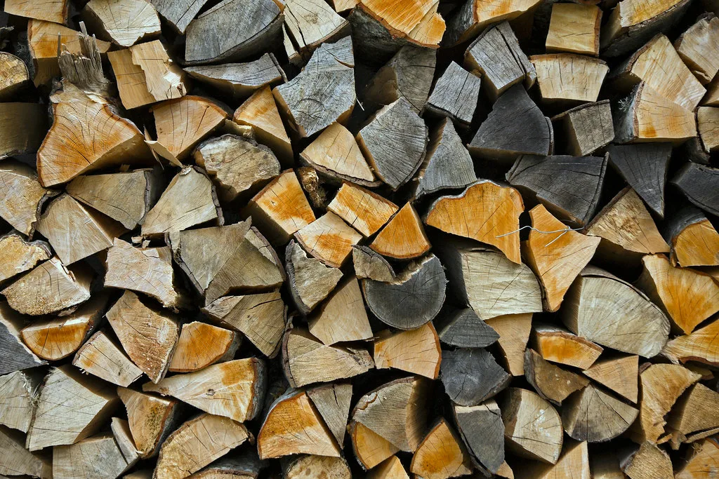 Moisture Meter Buying Guide: How to Choose One for Firewood (UK)